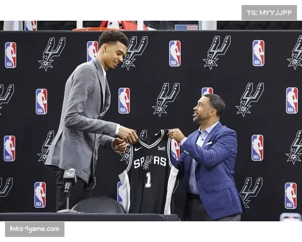 文班亚马27分11板闪耀全场 马刺力克步行者豪取四连胜