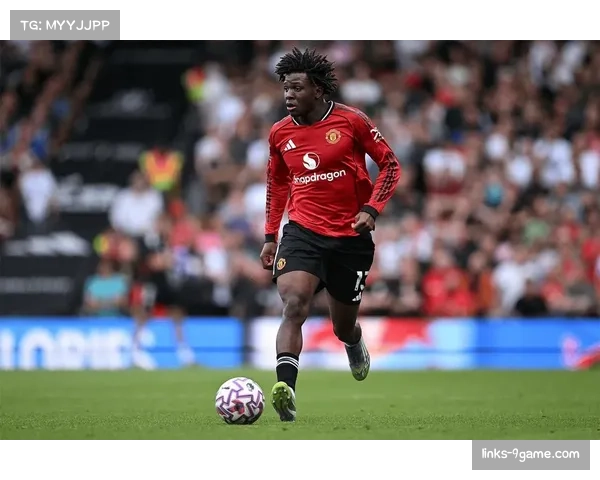 梅努重获首发表现亮眼 曼联青训瑰宝证明自身价值
